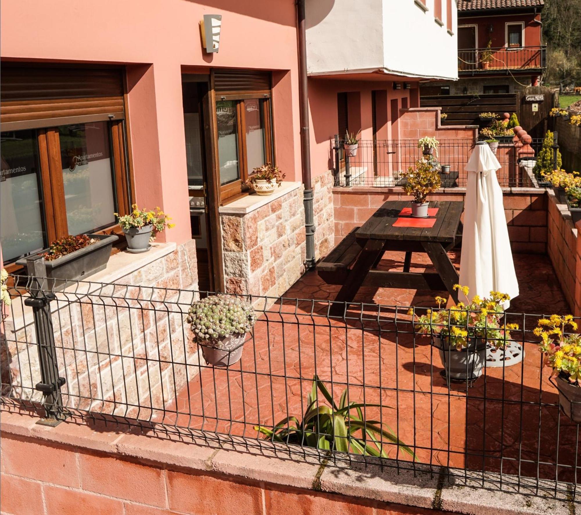 Apartamentos Fermin Onís Buitenkant foto